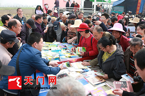 图书成了“抢手货”