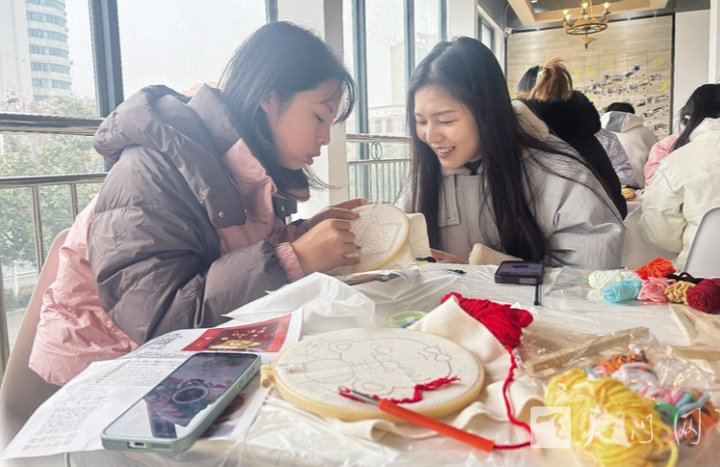 新年戳戳绣